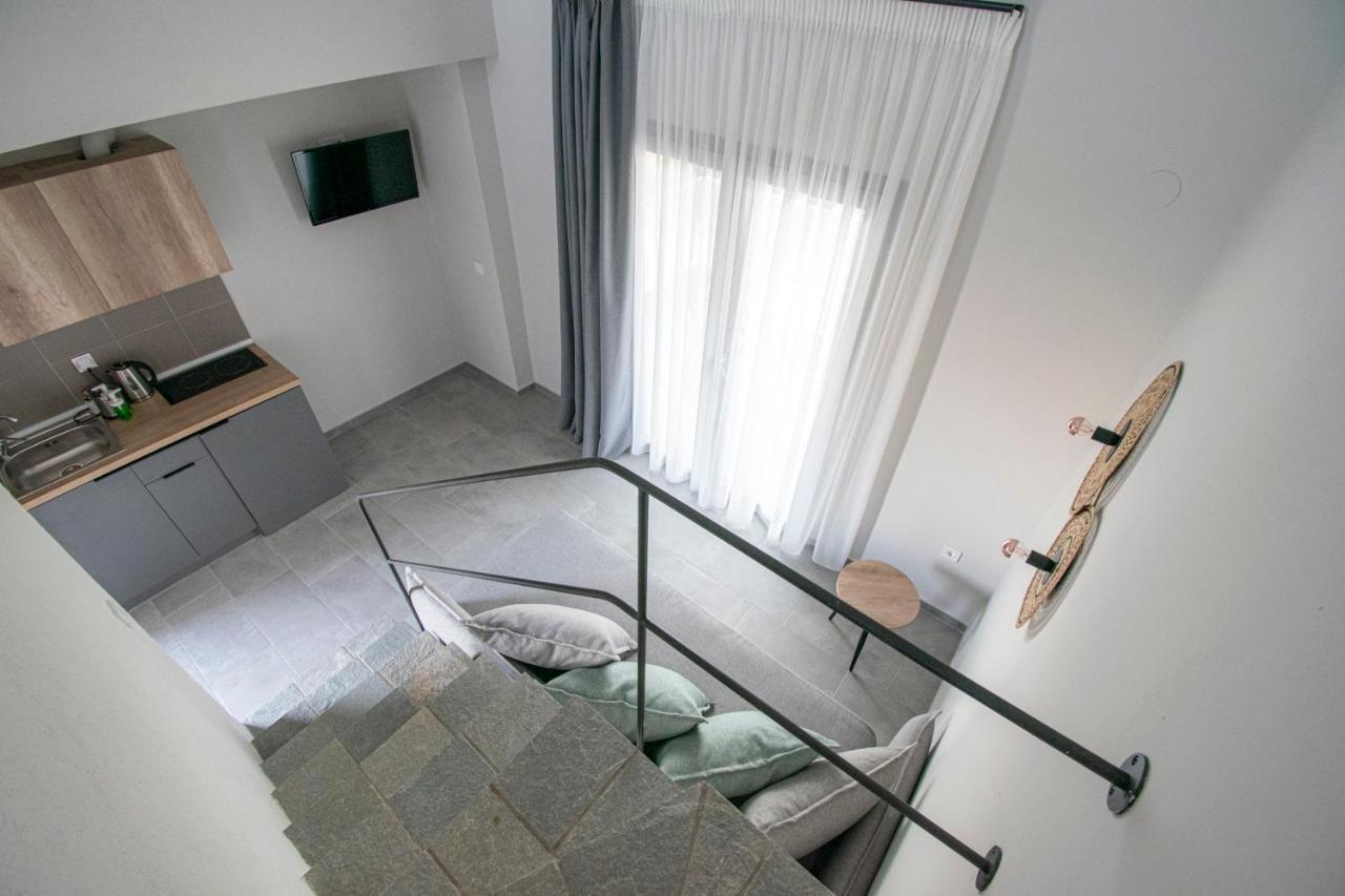 Heraclea Luxury Suites Nea Iraklia Exterior foto